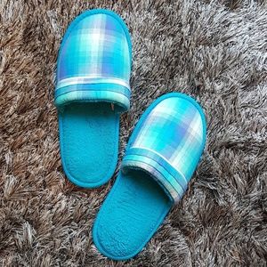 victoria's secret teal plaid slippers